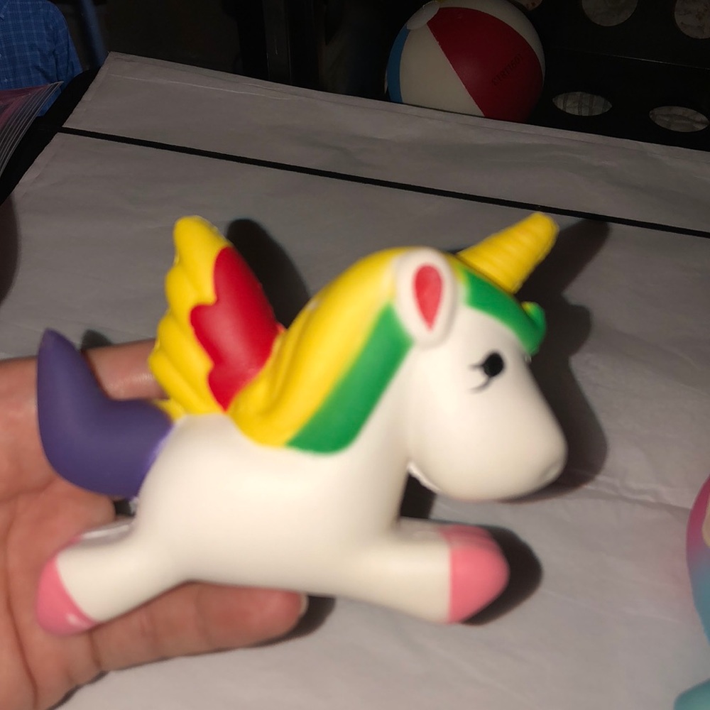 2 Squishies - Picture 2 of 3